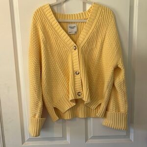 Abercrombie & Fitch yellow cardigan